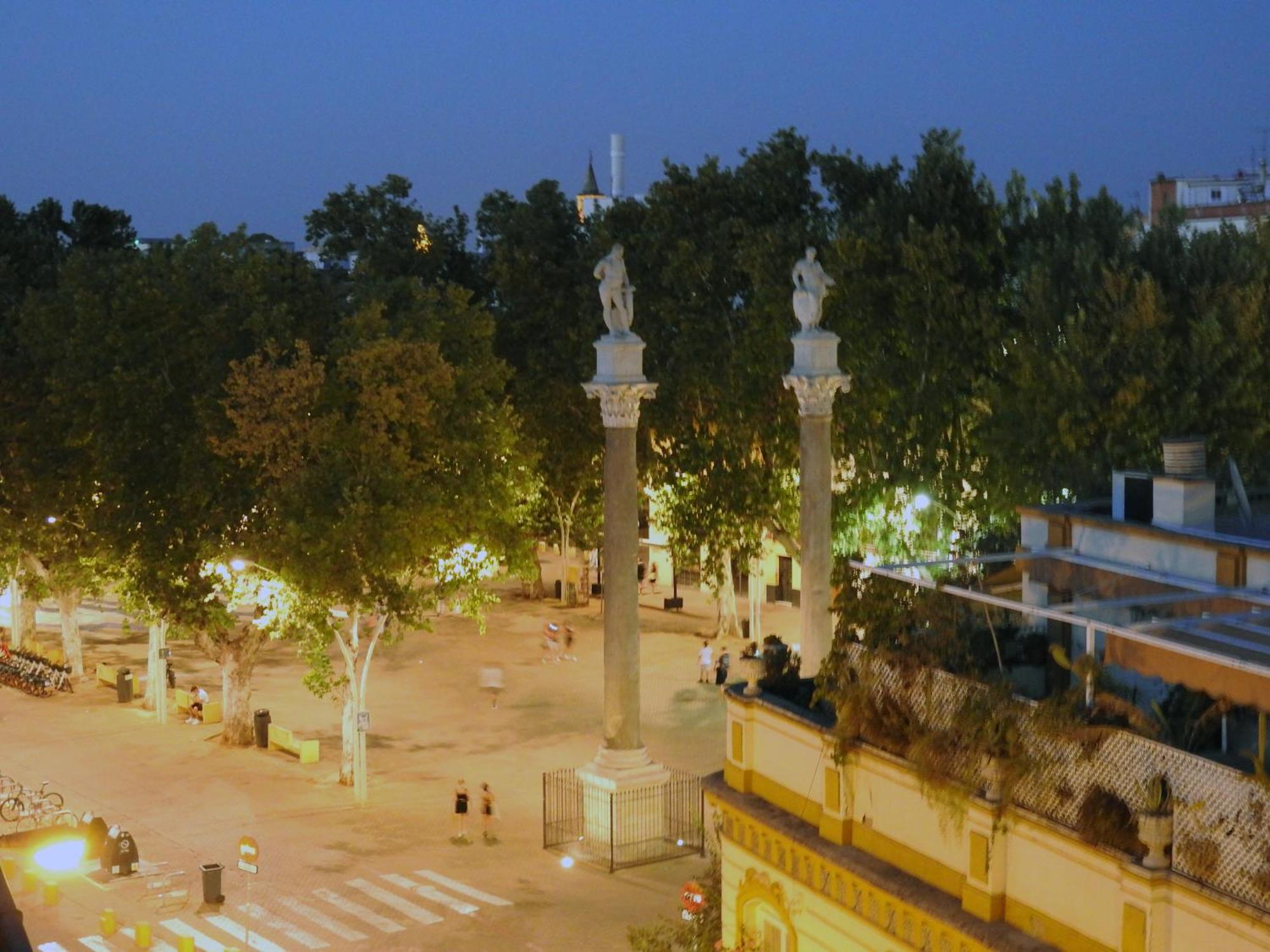 Apartamento En Sevilla Centro Con Vistas A La Plaza Alameda De Hercules - Hasta 7 Personas Luaran gambar