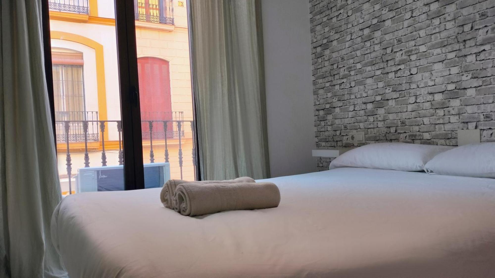 Apartamento En Sevilla Centro Con Vistas A La Plaza Alameda De Hercules - Hasta 7 Personas Luaran gambar